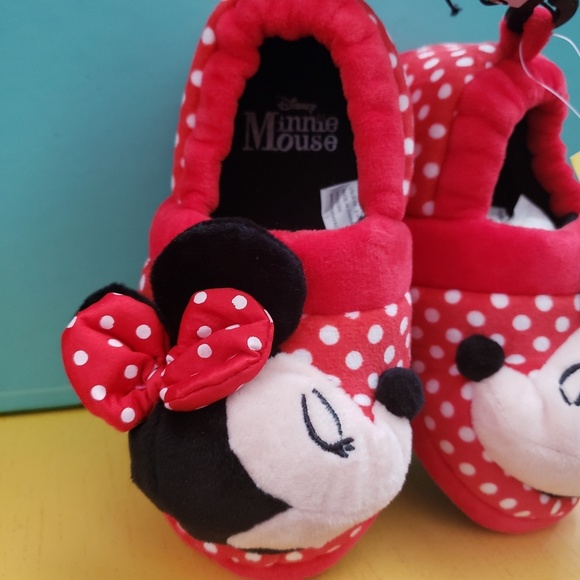 Slippers - Picture 2 of 6